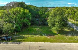 310 NW 10th St, Carrabelle, FL 32322