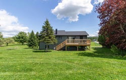 287 Lakeview Drive, Derby, VT 05829