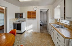 441 E Airline Highway, Waterloo, IA 50703