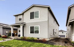 1870 SMITH Dr, Woodburn, OR 97071