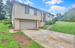 885 Hickory Road, Heath, OH 43056