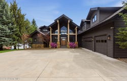 1521 Northshore Dr, Sandpoint, ID 83864