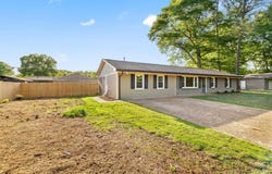 402 Thorne St, Florence, AL 35630