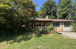 236 S 150 E, Valparaiso, IN 46383
