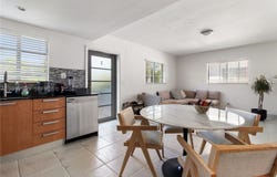 1050 7th St, Miami Beach, FL 33139