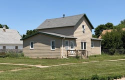 308 E 1st St, Ainsworth, NE 69210