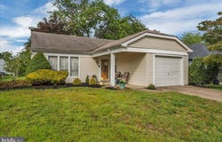 17 DUNSTABLE Road, SOUTHAMPTON, NJ 08088