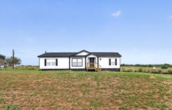 480 Brooks, Poteet, TX 78065