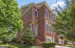 18526 BEAR CREEK TER, LEESBURG, VA 20176