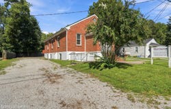 109 Berry Ave, Versailles, KY 40383