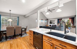 215 E HEREFORD St, Gladstone, OR 97027