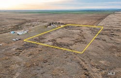 SW Raber Dr, Mountain Home, ID 83647
