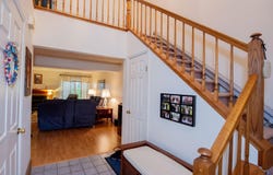 92 Commonwealth Drive, Glenmont, NY 12077