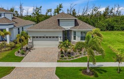 1065 SIGNET Drive, APOLLO BEACH, FL 33572