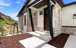 571 S ELENA Ln, Ogden, UT 84404