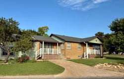 714 E South St, Beloit, KS 67420