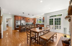 8 Dorothys Way, Bedford, NH 03110