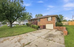 207 Augustus Drive, Excelsior Springs, MO 64024