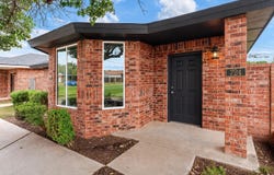 724 Hickory Street, Levelland, TX 79336