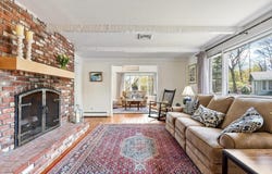 16 Briscoe Street, Woburn, MA 01801