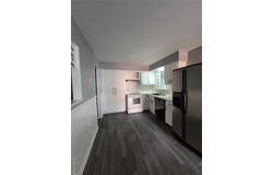 8465 Helen, Center Line, MI 48015