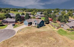 611 Cleek Ct, Winfield, KS 67156