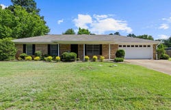 907 Robin Lane, White Oak, TX 75693