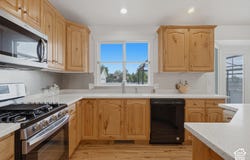 791 E SADDLE Rd, Grantsville, UT 84029