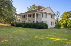 900 Park AVENUE, Chester, IL 62233