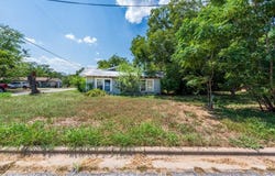 1507 Cummings St, Luling, TX 78648