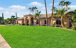 8678 E WINDROSE Drive, Scottsdale, AZ 85260