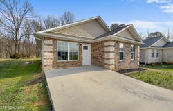 1818 Watauga St, Sevierville, TN 37876