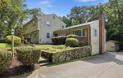 32 Bishop Drive, Cumberland, RI 02864