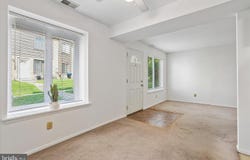 5200 HILLTOP DR #E17, BROOKHAVEN, PA 19015