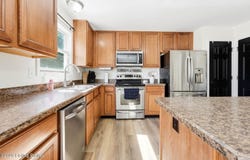 2005 Cherry Creek Rd, La Grange, KY 40031