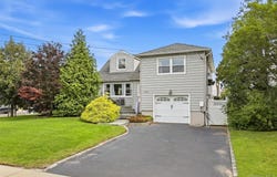 208 Island Parkway W, Island Park, NY 11558