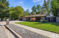 746 E PONTIAC Dr, Murray, UT 84107