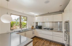 11 Marine Terrace, Santa Monica, CA 90401