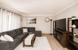 951 E Square Lake, Troy, MI 48085