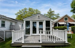 16 E Andrew Comstock Avenue, Warwick, RI 02886