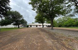 1021 Park Street, Commerce, TX 75428