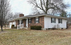 801 Overbrook Dr, Macon, MO 63552