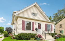 1059 9th Ave, Grafton, WI 53024