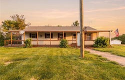 9226 427 Road, Savannah, MO 64485