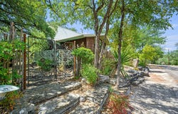 301 Yonder Dr, Spicewood, TX 78669