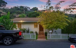3771 Longview Valley Rd, Sherman Oaks, CA 91423