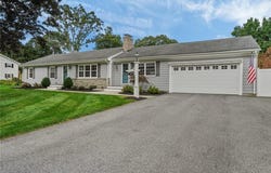 39 Rolling Acres Drive, Cumberland, RI 02864