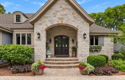34604 Sunset Dr, Oconomowoc, WI 53066