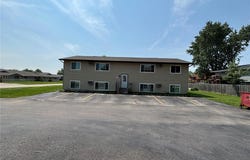 3080 8th St, Marion, IA 52302