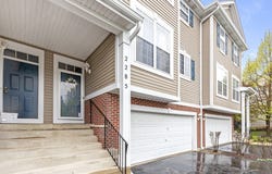 2285 Hudson Circle, Aurora, IL 60502